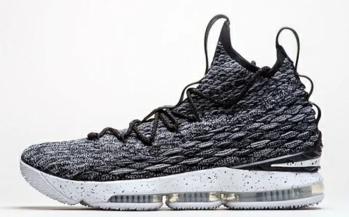 Nike LeBron 15